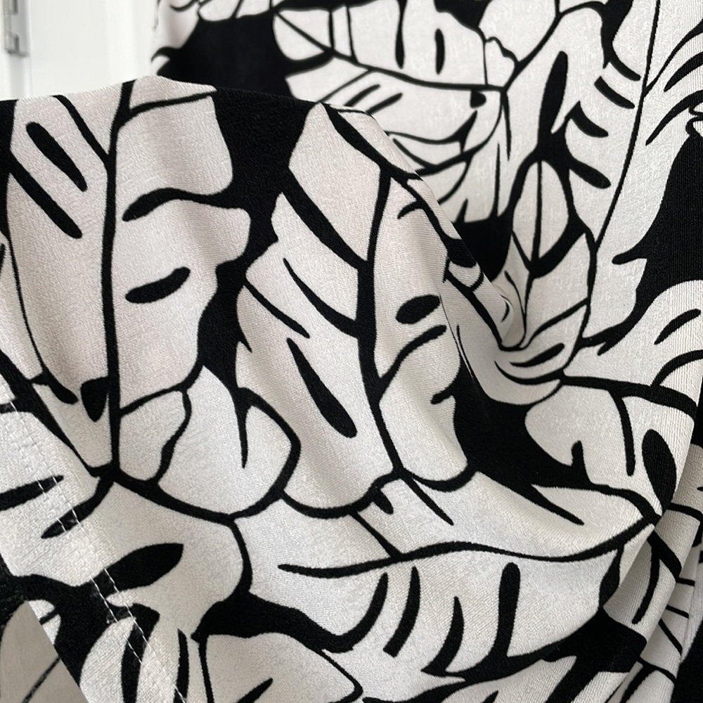 Laura Ashley black & white sleeveless top - Picture 5 of 7